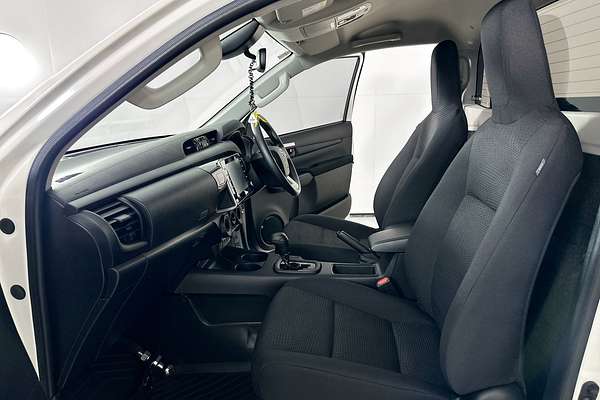 2025 Toyota HILUX SR (4x4) GUN126R RC 4X4