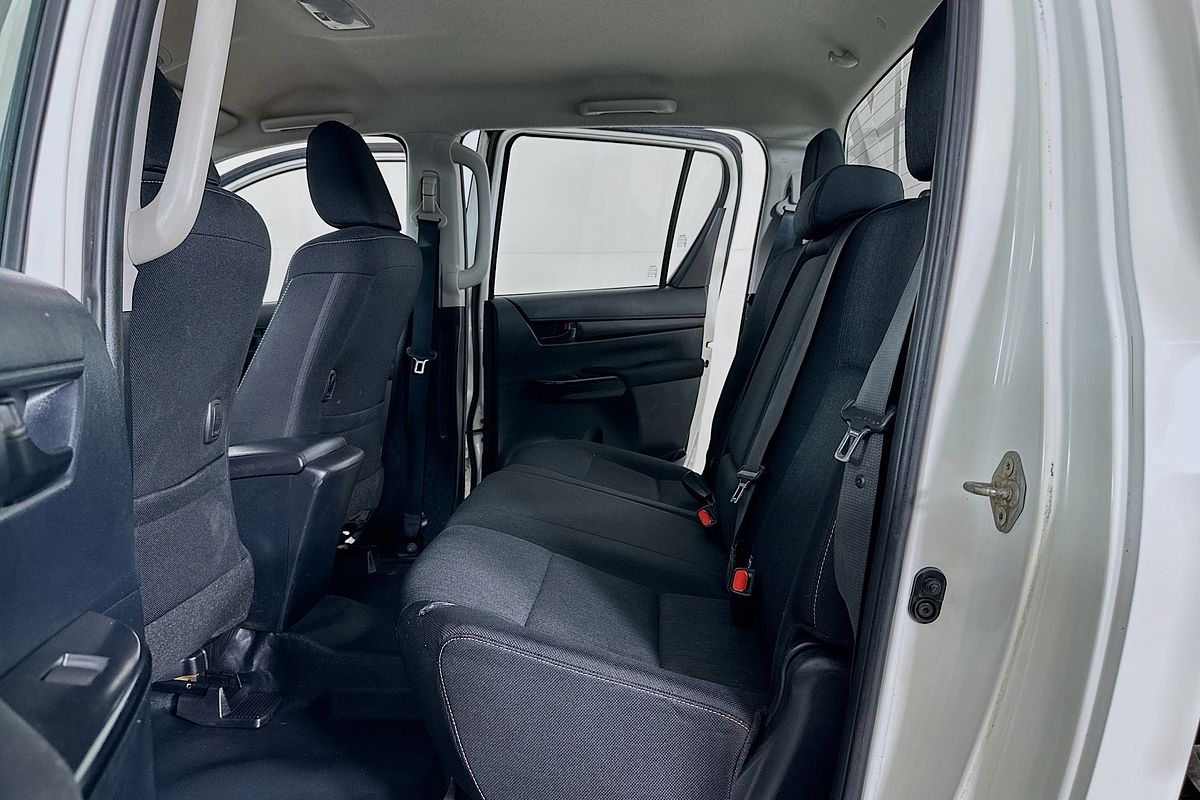 2019 Toyota HILUX SR (4x4) GUN126R MY19 4X4