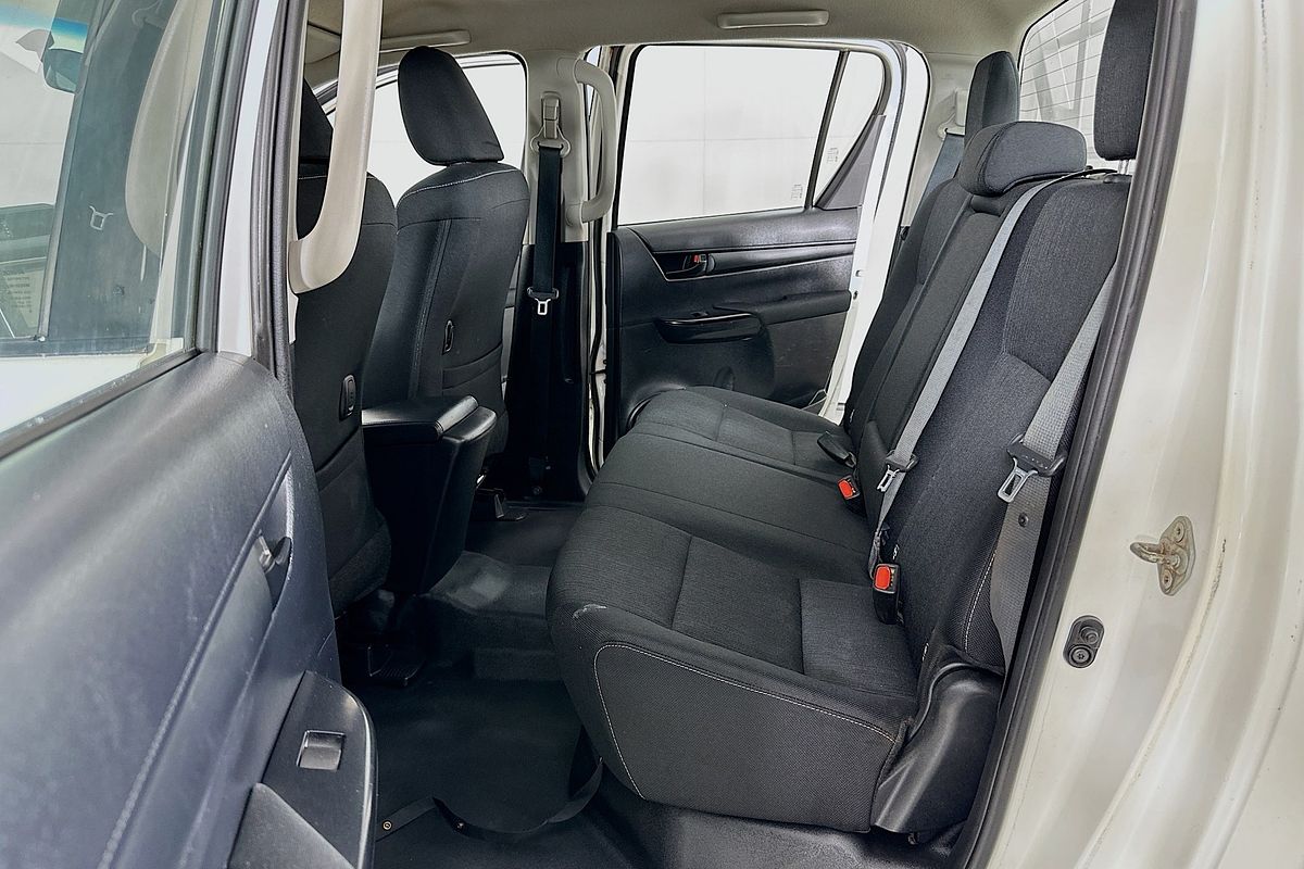 2019 Toyota HILUX SR (4x4) GUN126R MY19 4X4