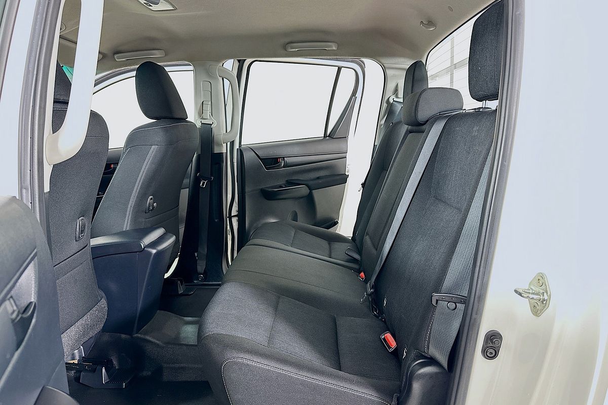 2021 Toyota HILUX SR (4x4) GUN126R FACELIFT 4X4