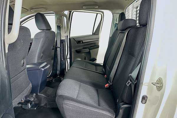 2021 Toyota HILUX SR (4x4) GUN126R 4X4