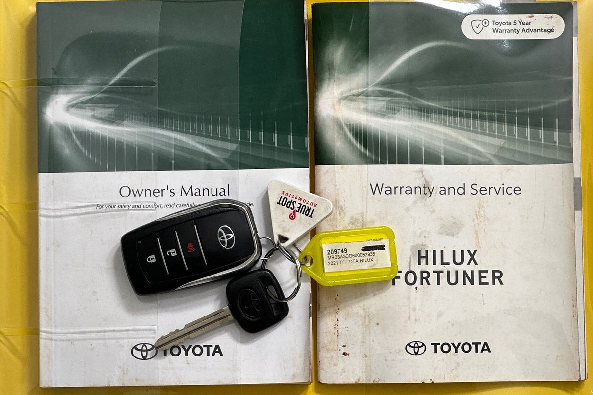 2021 Toyota HILUX SR5 (4x4) GUN126R FACELIFT 4X4