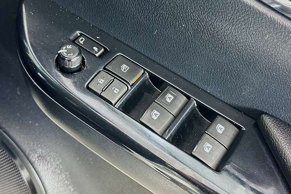 2020 Toyota HILUX SR5 (4x4) GUN126R MY19 UPGRADE 4X4