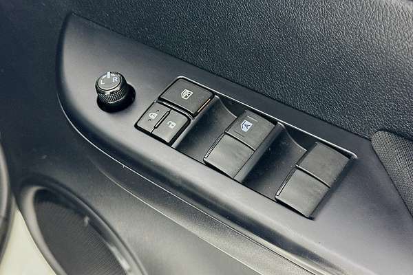 2018 Toyota Hilux SR GUN126R 4X4