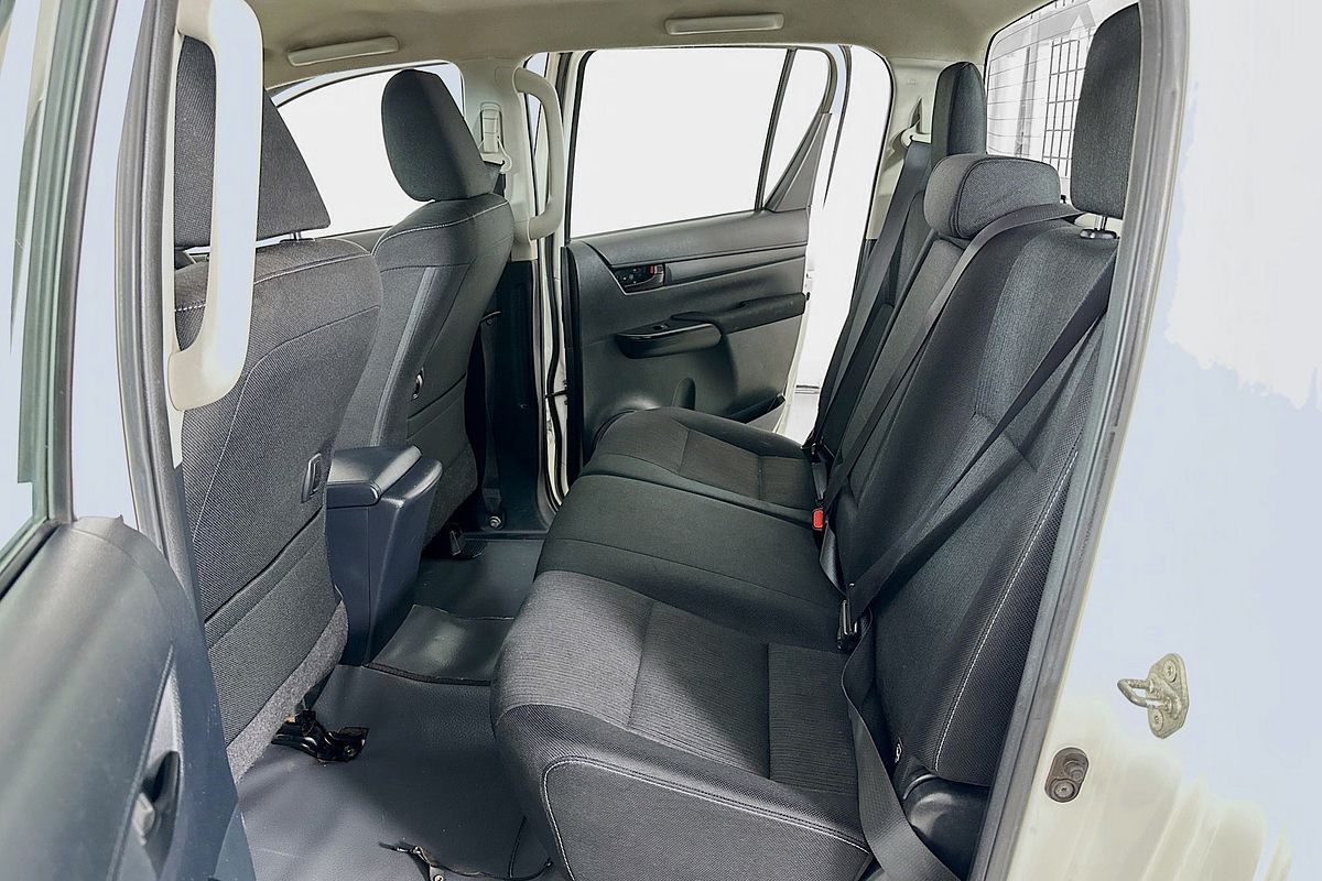 2017 Toyota HILUX SR (4x4) GUN126R MY17 4X4