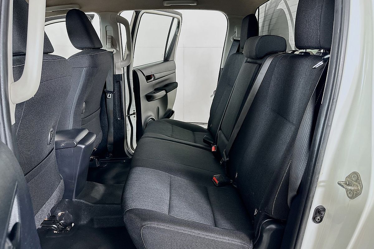 2018 Toyota HILUX SR (4x4) GUN126R MY19 4X4