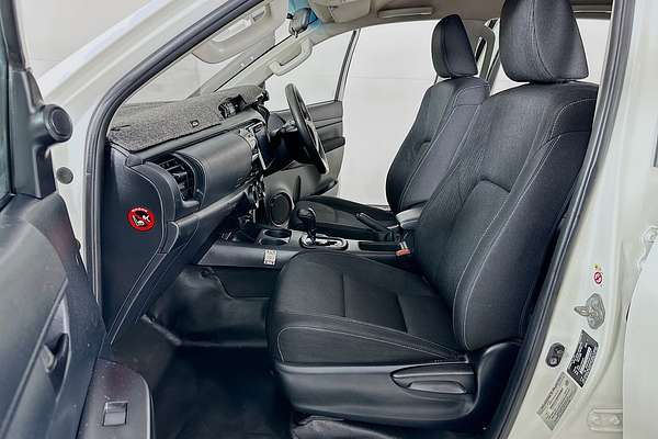 2018 Toyota HILUX SR (4x4) GUN126R MY19 4X4