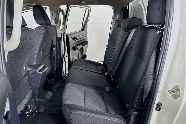 2018 Toyota HILUX SR (4x4) GUN126R MY19 4X4