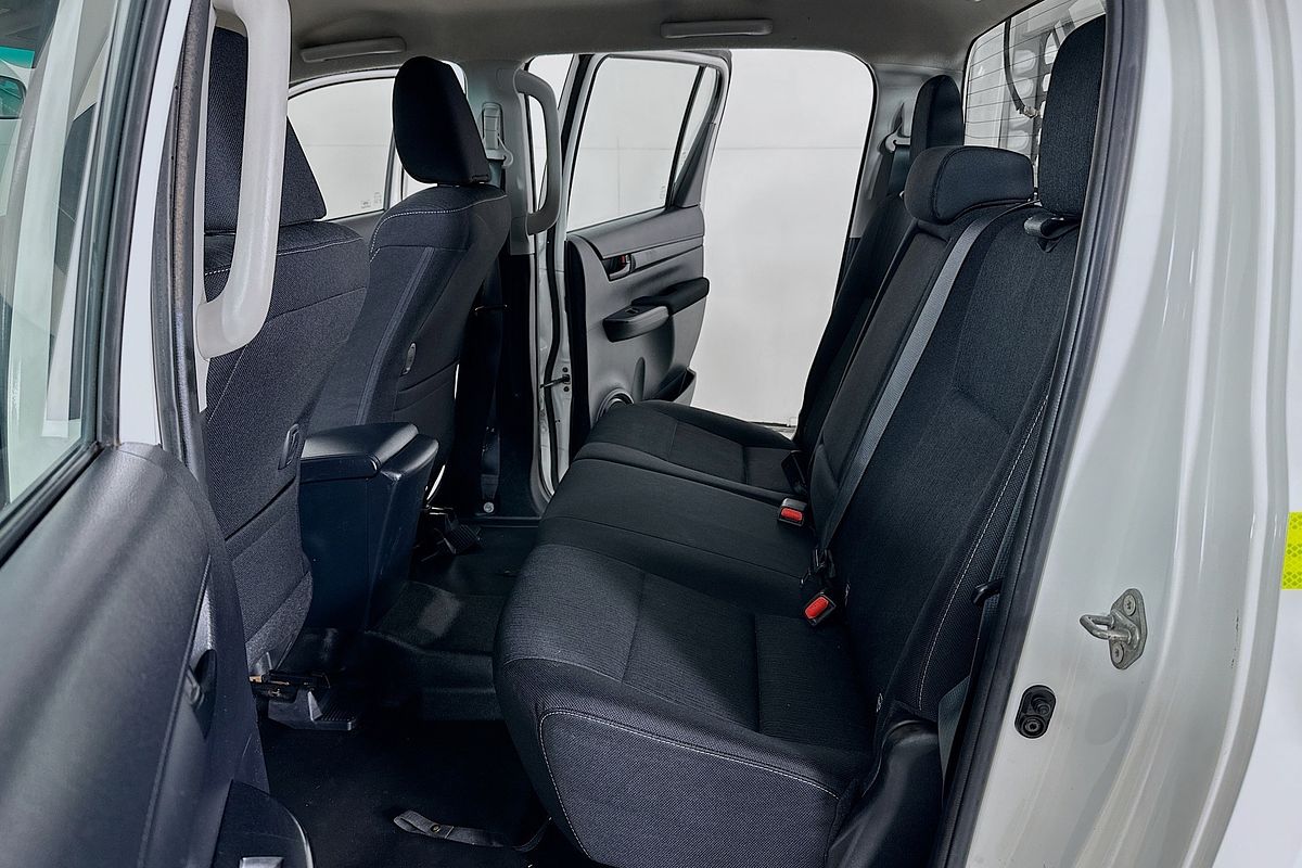 2020 Toyota HILUX SR (4x4) GUN126R FACELIFT 4X4