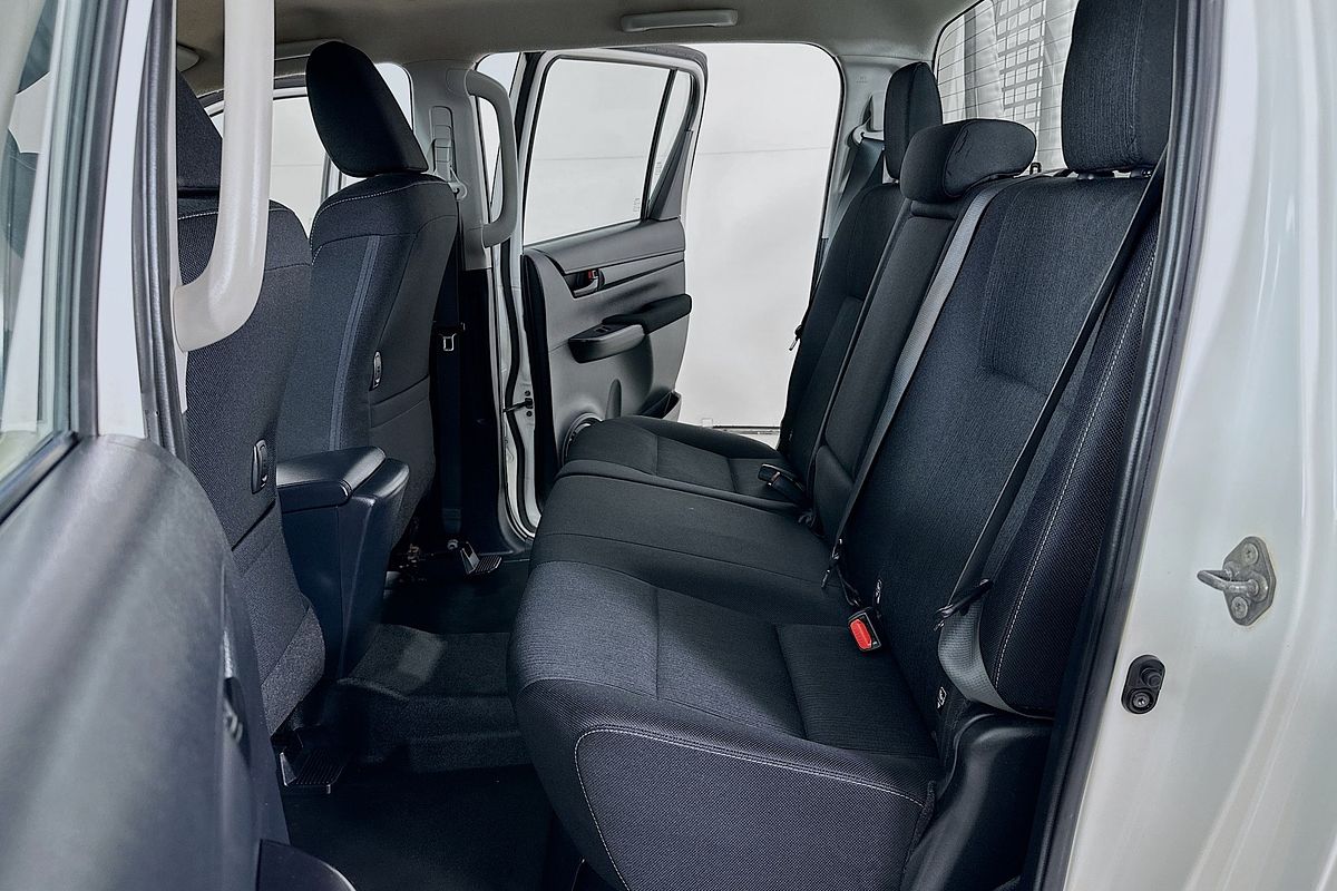 2021 Toyota HILUX SR (4x4) GUN126R FACELIFT 4X4