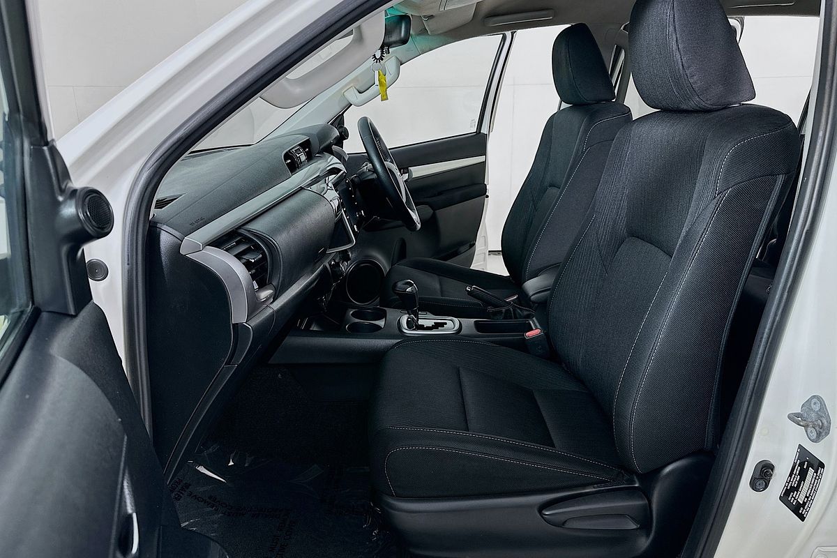 2021 Toyota HILUX SR5 GUN126R 4X4