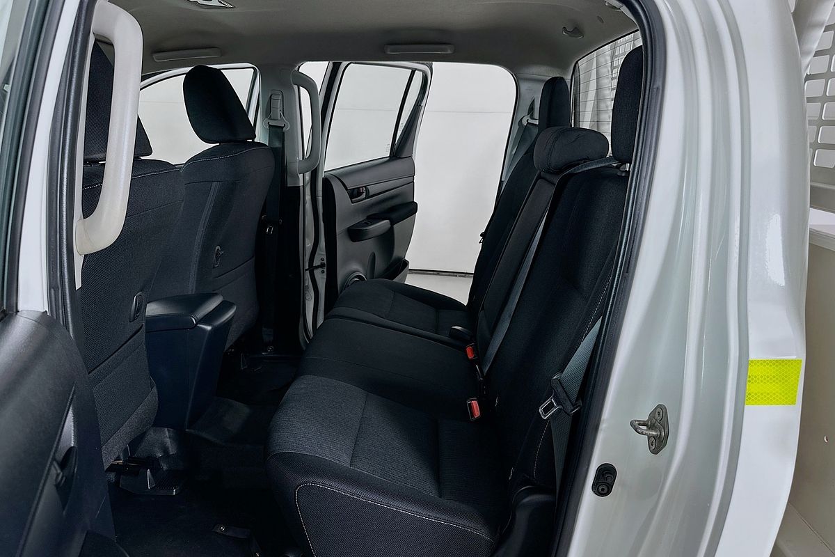2021 Toyota HILUX SR (4x4) GUN126R FACELIFT 4X4
