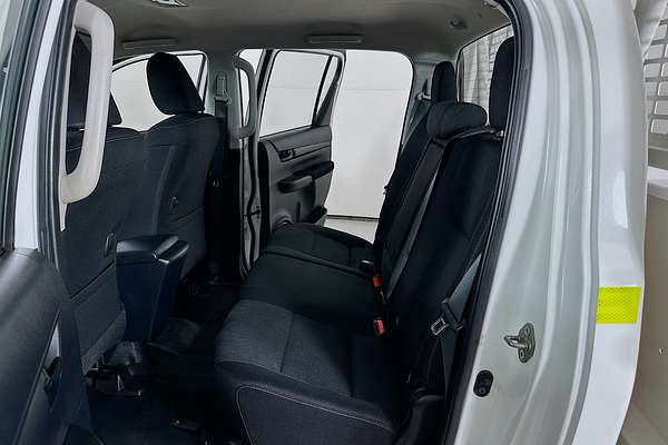 2021 Toyota HILUX SR (4x4) GUN126R FACELIFT 4X4