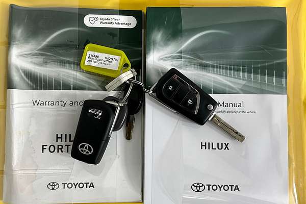 2022 Toyota HILUX SR (4x4) GUN126R 4X4