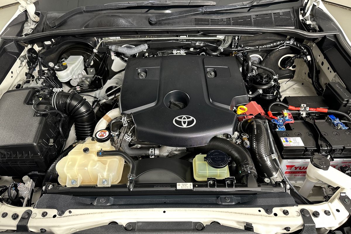 2020 Toyota HILUX SR5 GUN126R 4X4