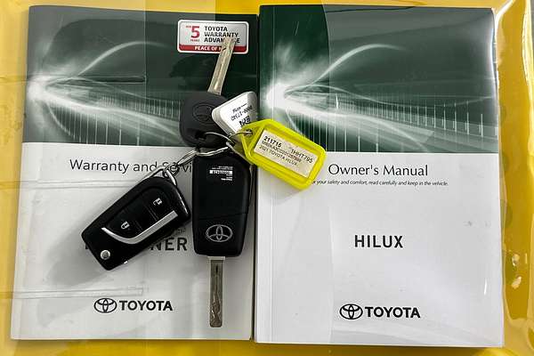 2021 Toyota HILUX SR (4x4) GUN126R FACELIFT 4X4