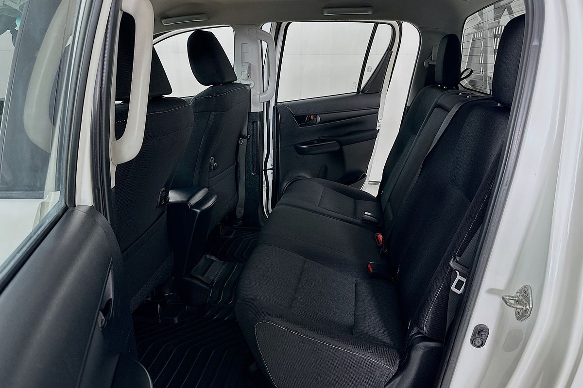 2021 Toyota HILUX SR (4x4) GUN126R 4X4