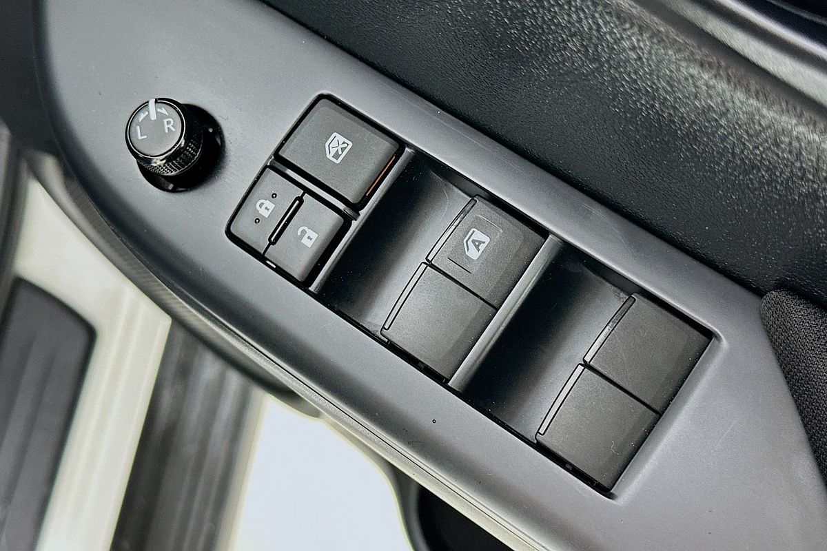 2024 Toyota HILUX SR (4x4) GUN126R FACELIFT 4X4