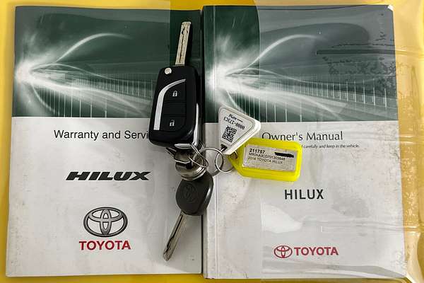 2016 Toyota HILUX SR (4x4) GUN126R 4X4