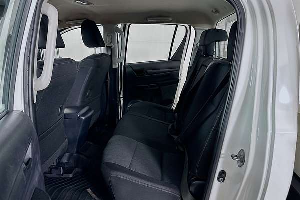 2020 Toyota HILUX SR (4x4) GUN126R FACELIFT 4X4