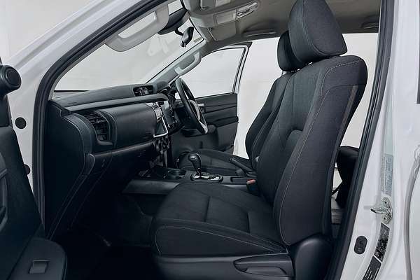 2024 Toyota HILUX SR (4x4) GUN126R 4X4