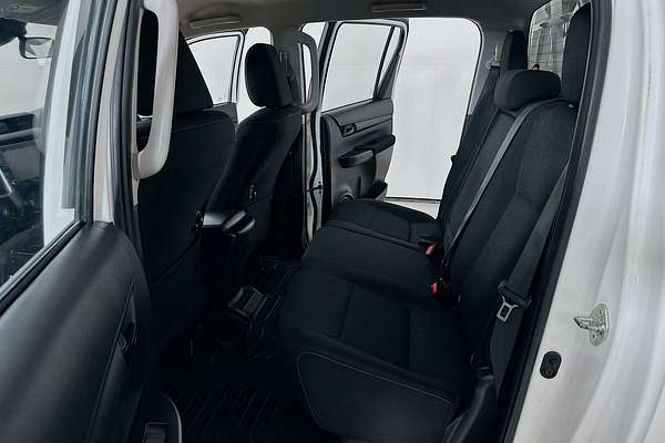 2020 Toyota HILUX SR (4x4) GUN126R MY19 UPGRADE 4X4