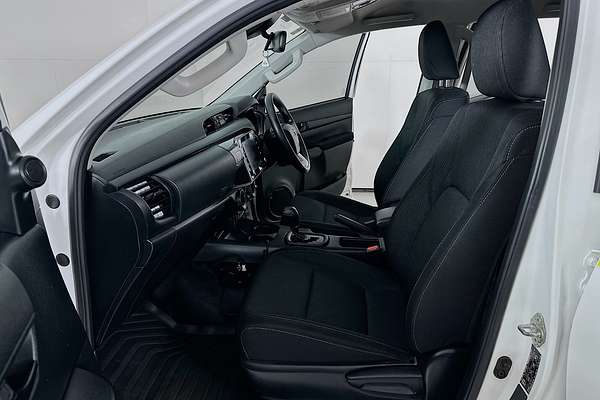 2023 Toyota HILUX SR (4x4) GUN126R 4X4