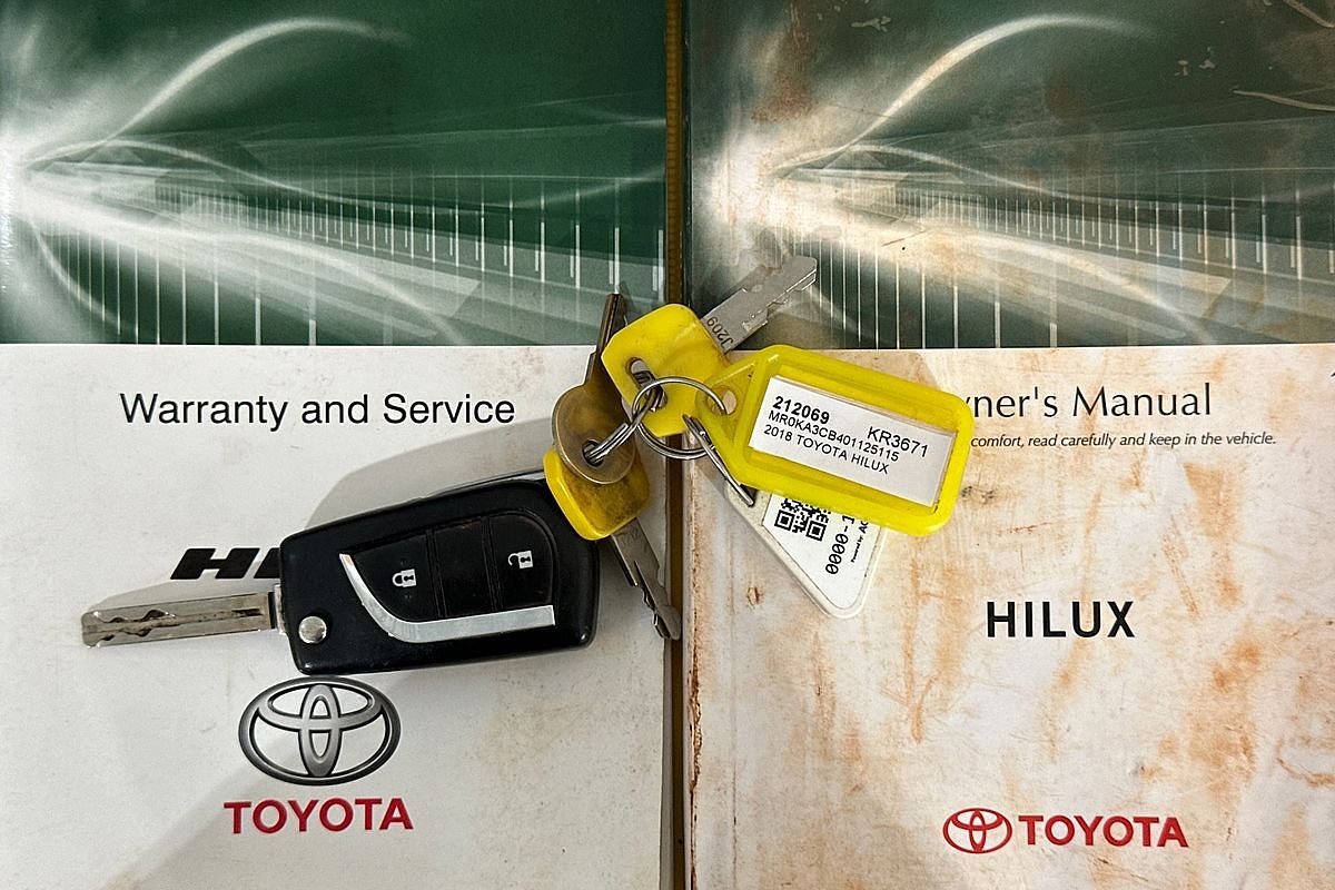 2018 Toyota HILUX SR (4x4) GUN126R MY17 4X4