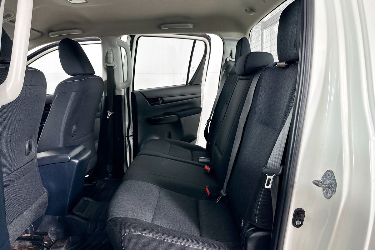 2021 Toyota HILUX SR (4x4) GUN126R FACELIFT 4X4