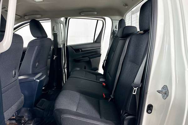 2021 Toyota HILUX SR (4x4) GUN126R FACELIFT 4X4