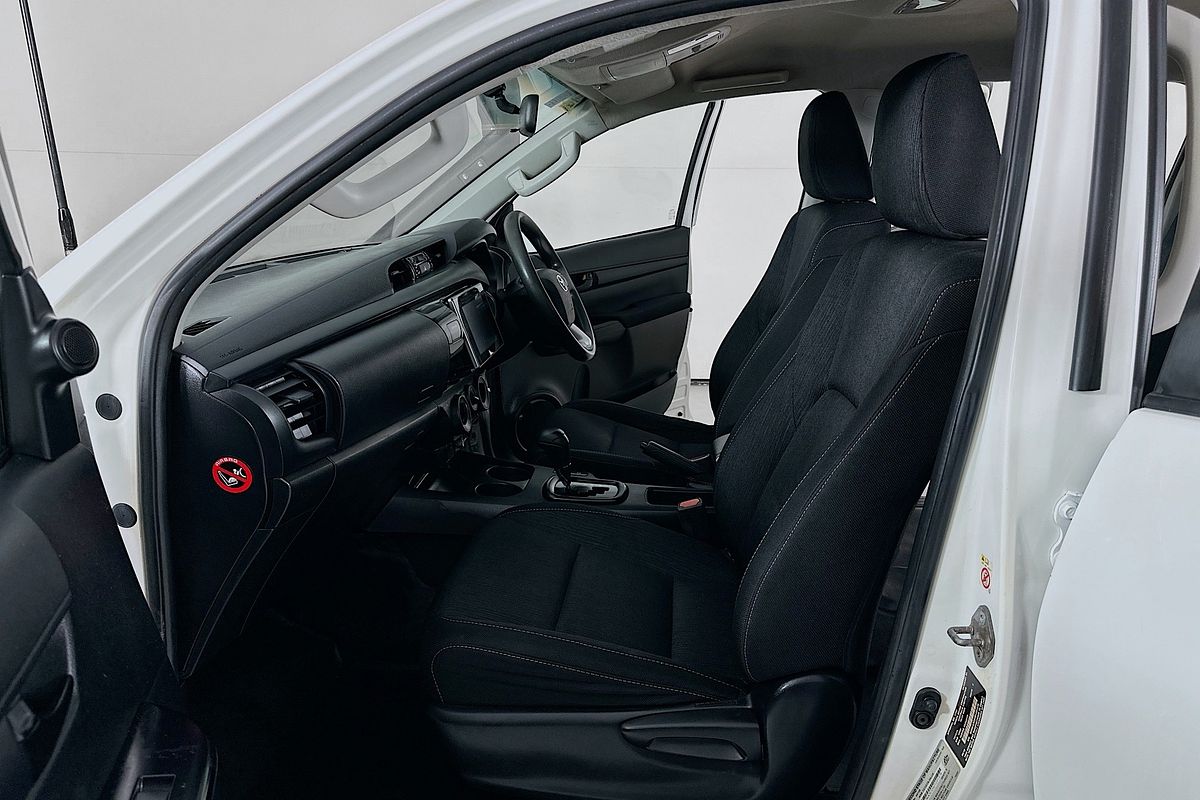 2019 Toyota HILUX SR (4x4) GUN126R MY19 4X4