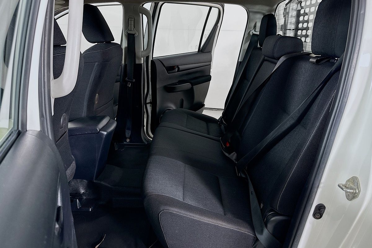 2021 Toyota HILUX SR (4x4) GUN126R FACELIFT 4X4