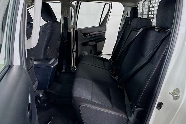 2021 Toyota HILUX SR (4x4) GUN126R FACELIFT 4X4