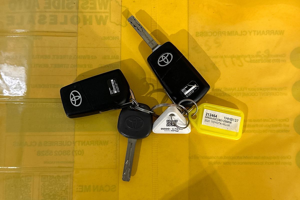 2021 Toyota HILUX SR (4x4) GUN126R FACELIFT 4X4
