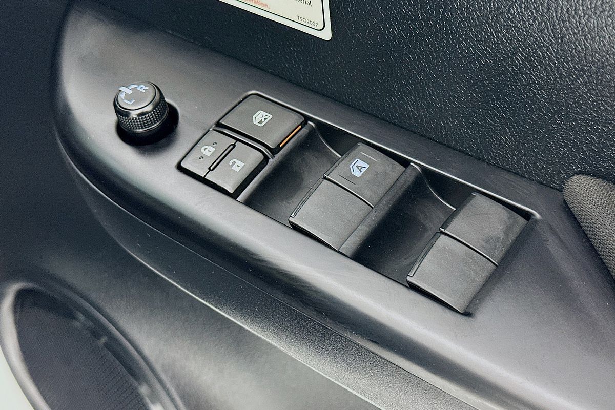 2020 Toyota HILUX SR GUN126R 4X4