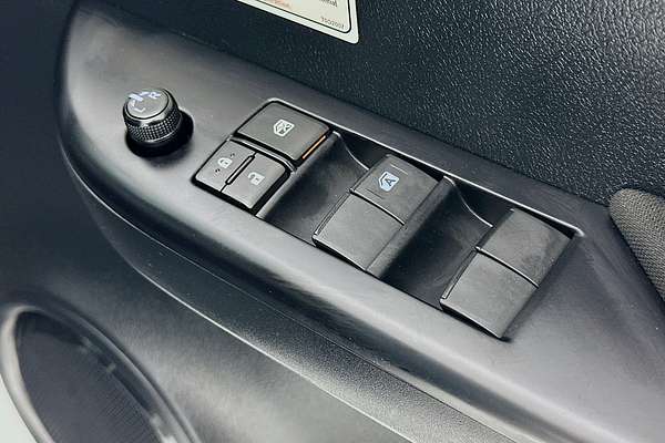 2020 Toyota HILUX SR GUN126R 4X4