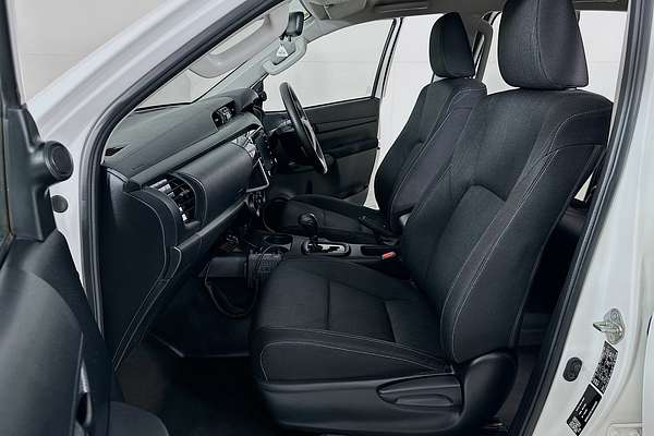 2024 Toyota HILUX SR (4x4) GUN126R 4X4