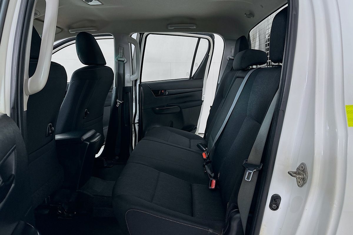 2021 Toyota HILUX SR (4x4) GUN126R 4X4