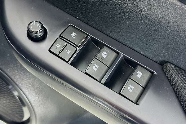 2024 Toyota Hilux SR 48V GUN126R 4X4