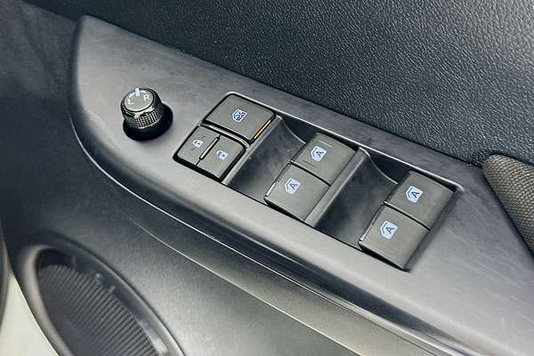 2024 Toyota Hilux SR 48V GUN126R 4X4