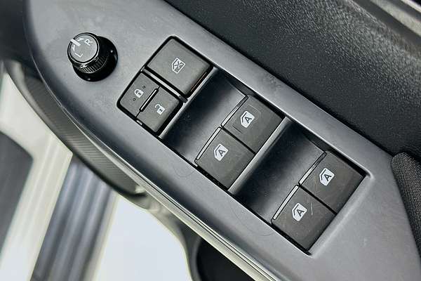 2024 Toyota HILUX SR 48V (4x4) GUN126R 4X4