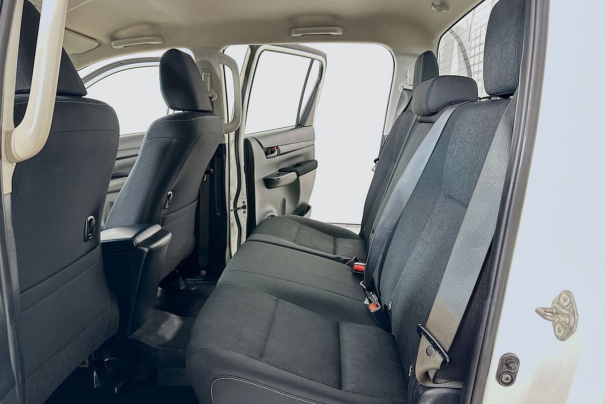2021 Toyota HILUX SR (4x4) GUN126R FACELIFT 4X4