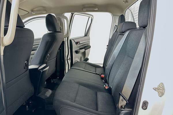 2021 Toyota HILUX SR (4x4) GUN126R FACELIFT 4X4