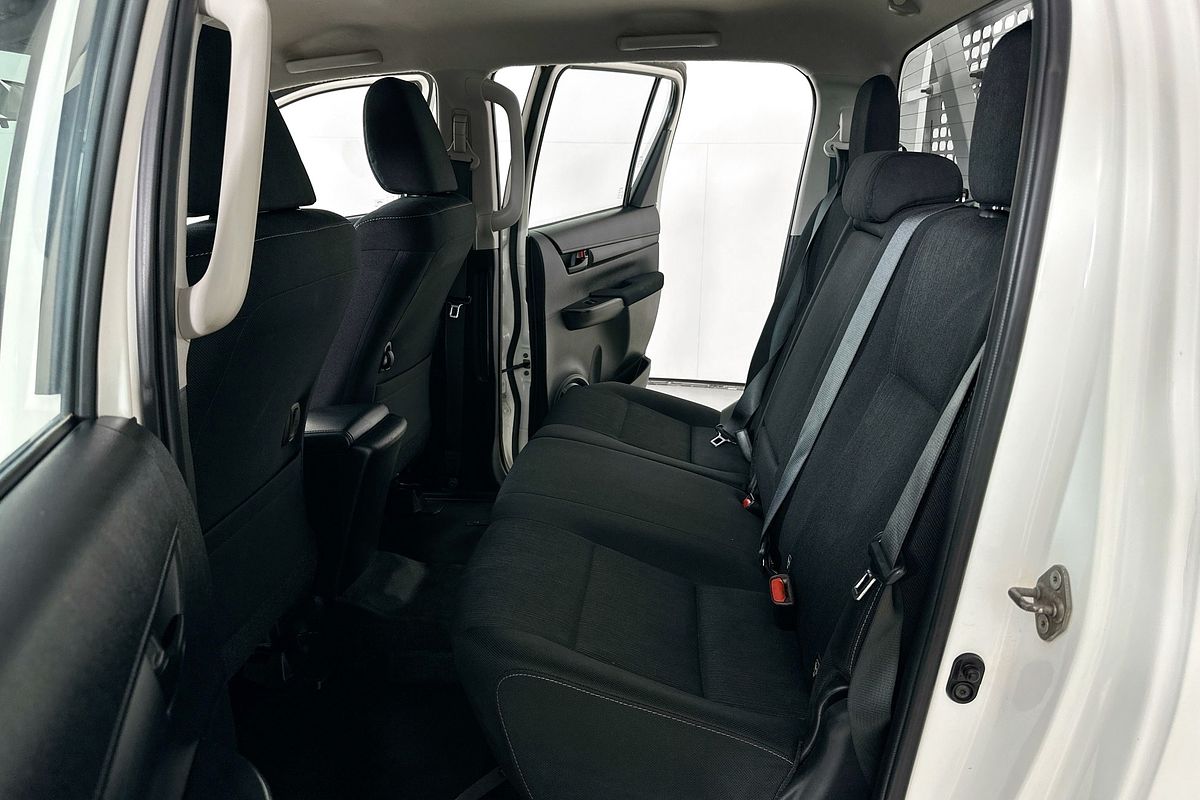 2021 Toyota HILUX SR (4x4) GUN126R FACELIFT 4X4