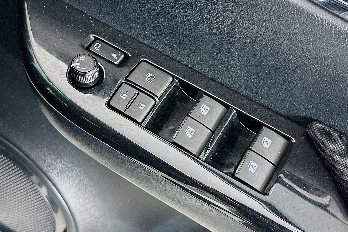 2020 Toyota HILUX SR5 GUN126R 4X4