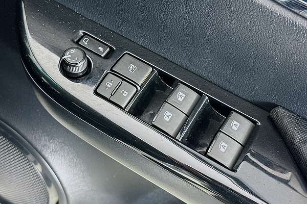 2020 Toyota HILUX SR5 GUN126R 4X4