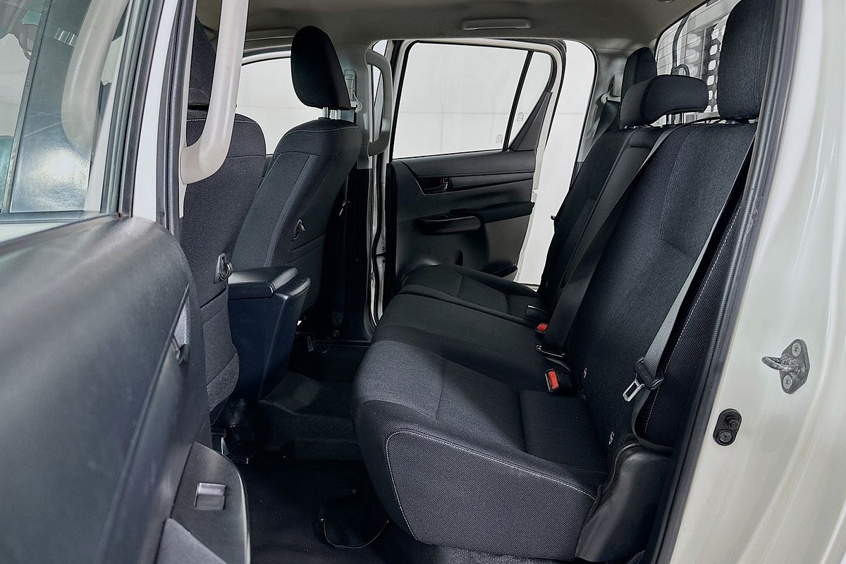 2021 Toyota HILUX SR (4x4) GUN126R FACELIFT 4X4