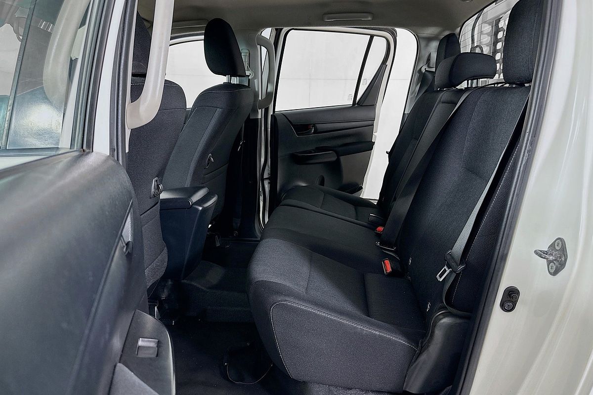 2021 Toyota HILUX SR (4x4) GUN126R FACELIFT 4X4