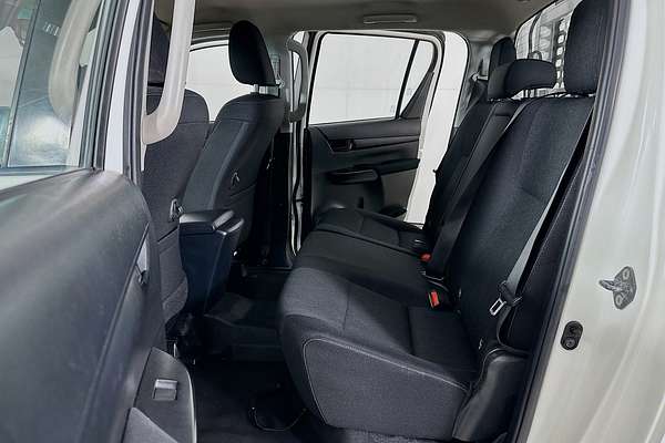 2021 Toyota HILUX SR (4x4) GUN126R FACELIFT 4X4