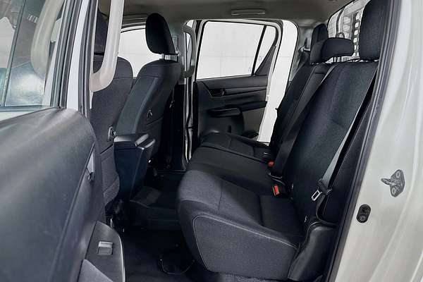 2021 Toyota HILUX SR (4x4) GUN126R FACELIFT 4X4